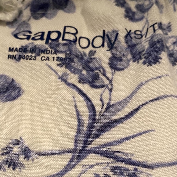 GAP Floral Pajama Pants with Pink Drawstring - Picture 6 of 16